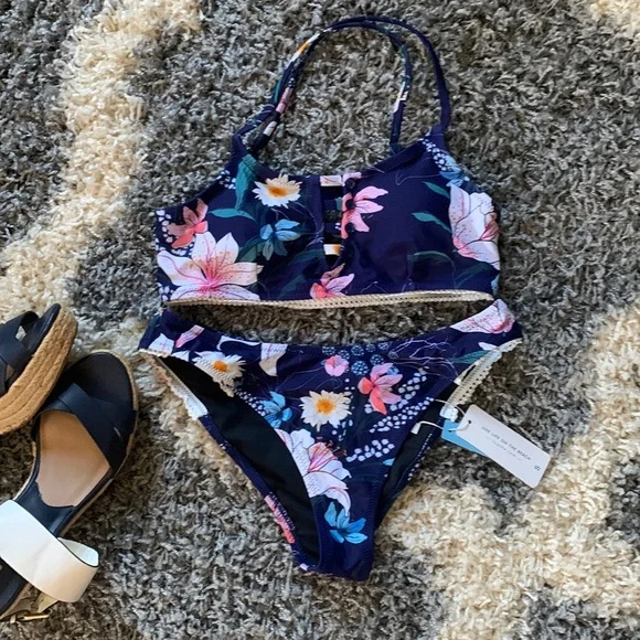 NWT Cupshe Navy Floral Cutout Bikini Set - Picture 1 of 10